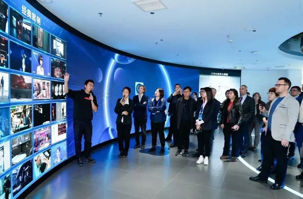 霸榜 | 四大榜单尽数囊括，K8凯发集团连续五年斩获“极光”大奖