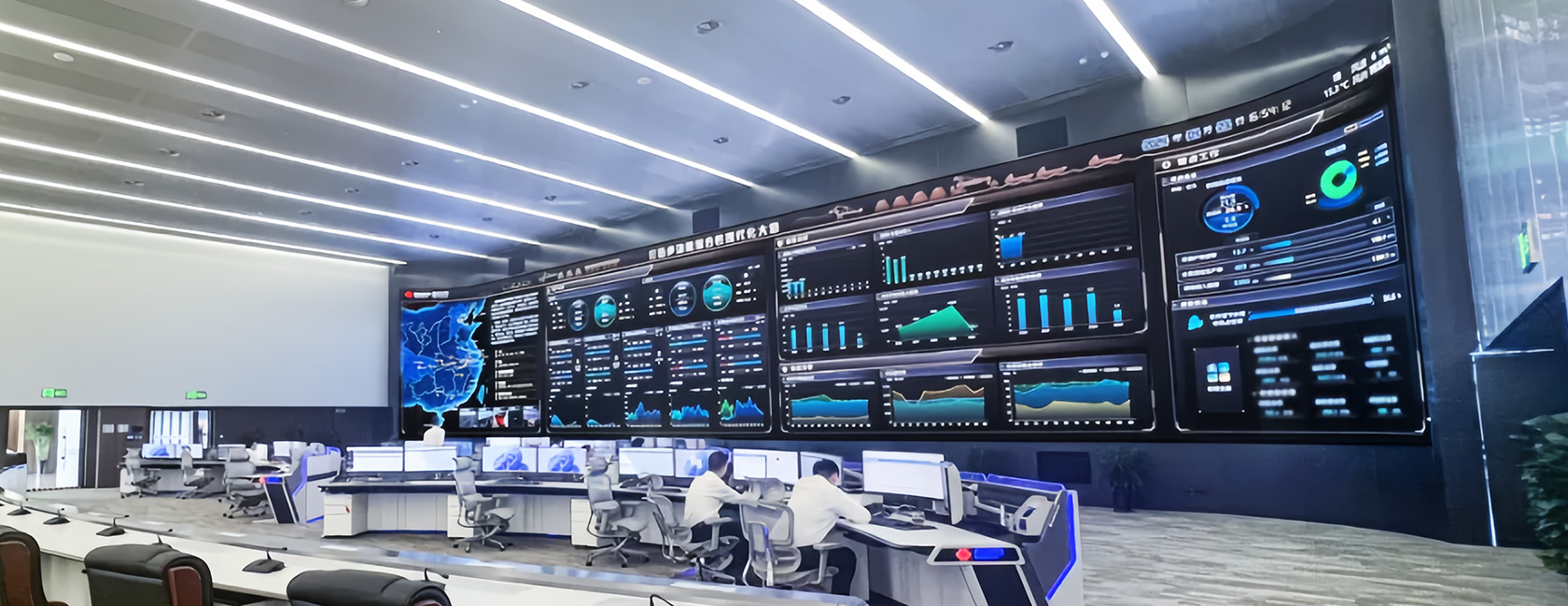 全国首块“超大尺寸P0.7“Micro LED显示屏 国家能源集团黄骅港港口指挥调度中心